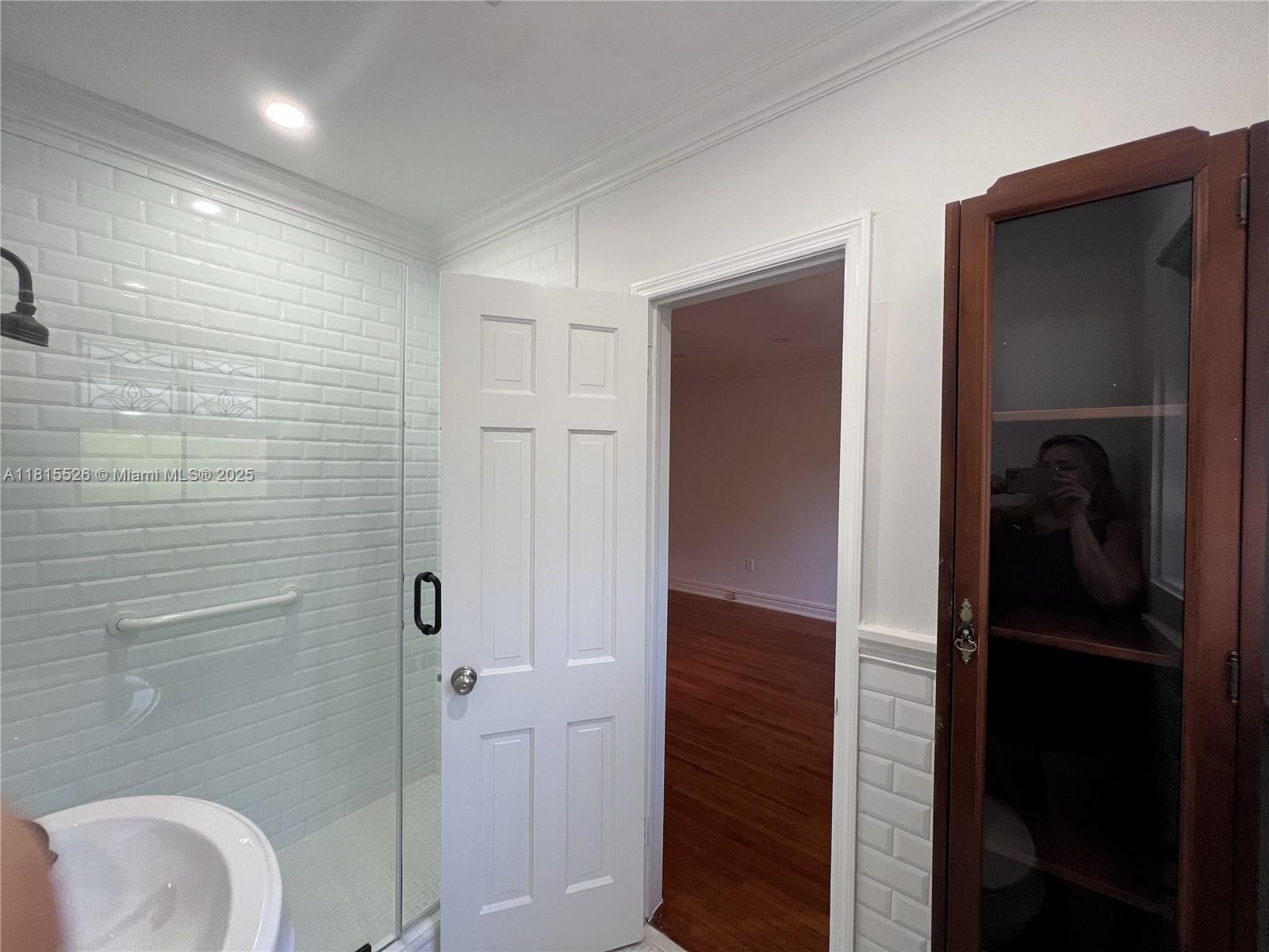 CORAL GABLES RIVIERA SEC - Residential Lease