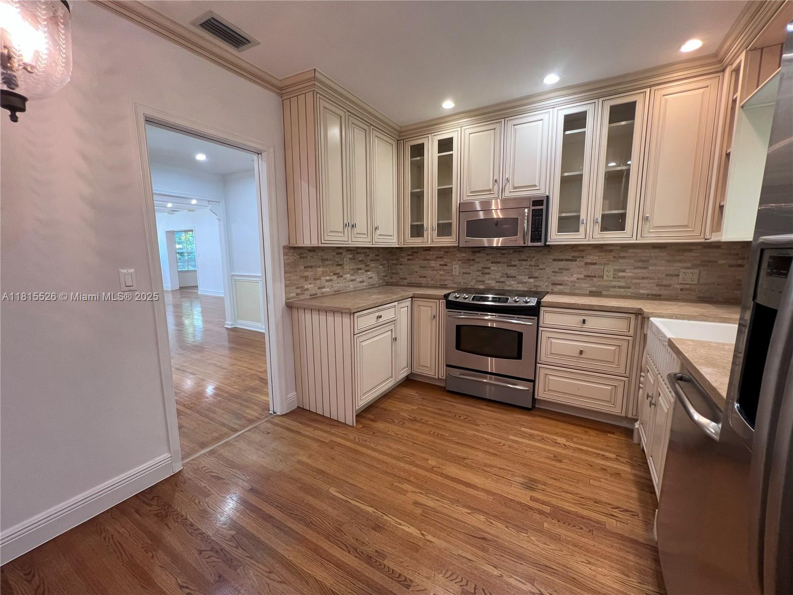 CORAL GABLES RIVIERA SEC - Residential Lease