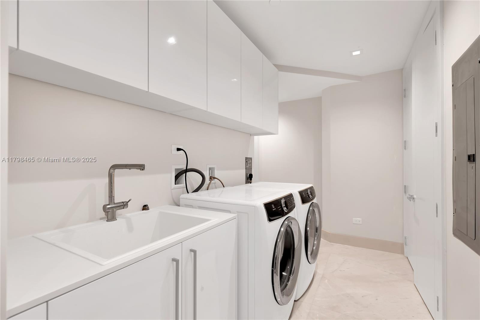 NORTH BISCAYNE BEACH AMEN - Residential Lease