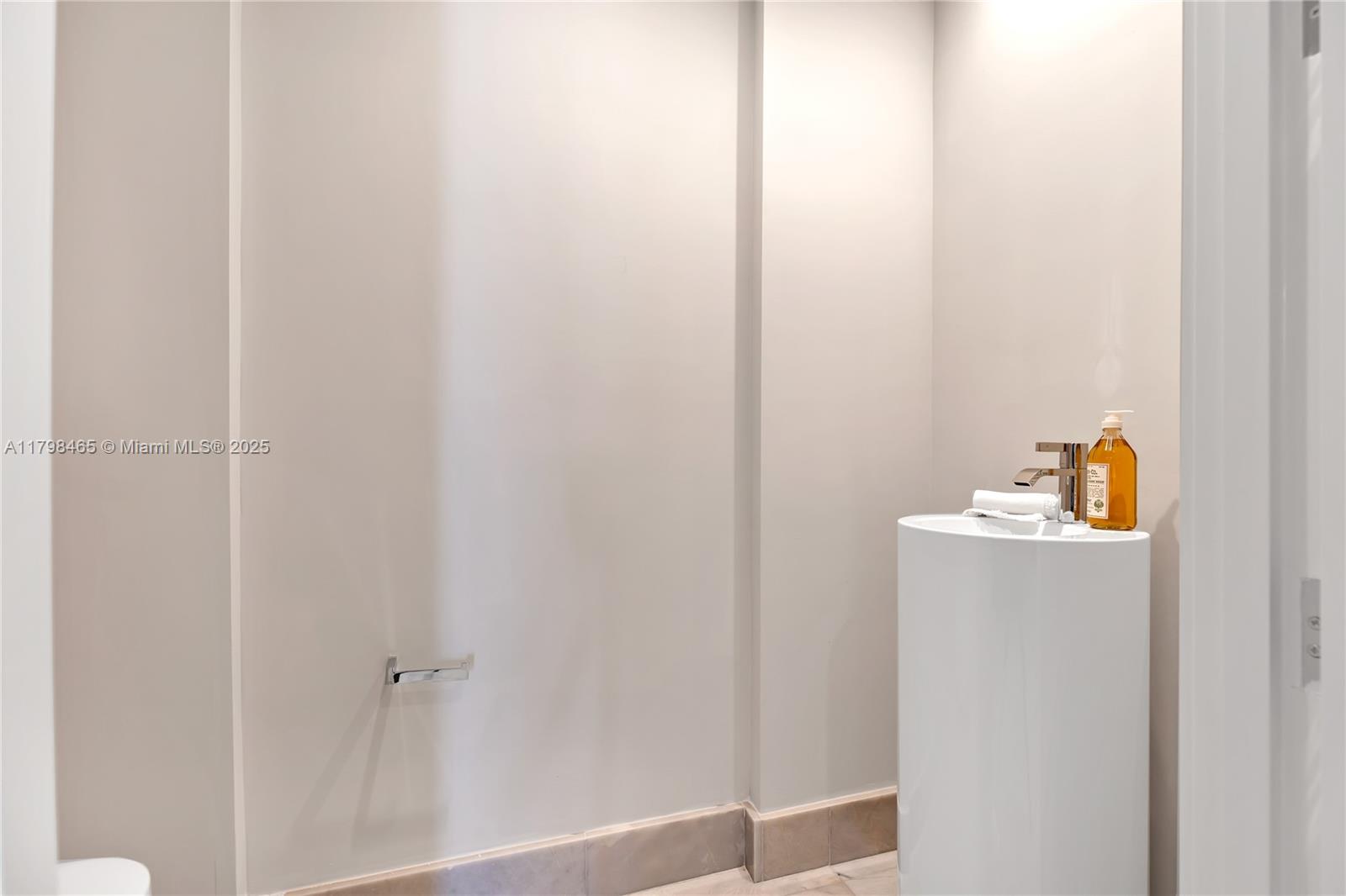 NORTH BISCAYNE BEACH AMEN - Residential Lease