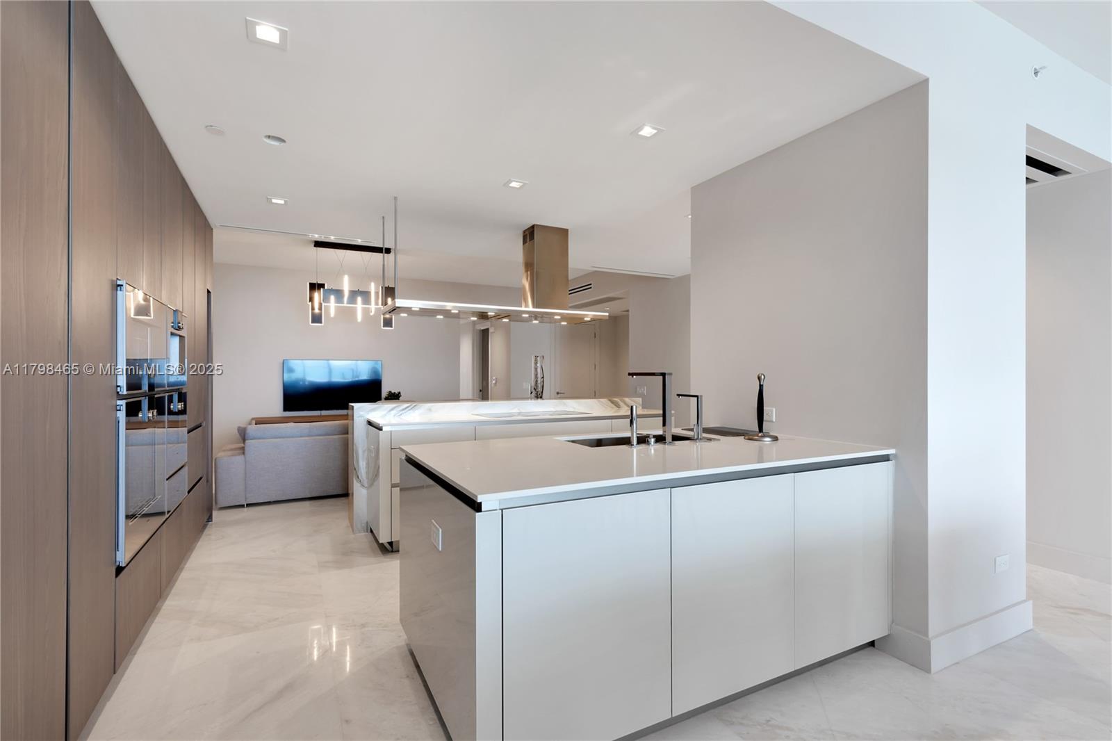 NORTH BISCAYNE BEACH AMEN - Residential Lease