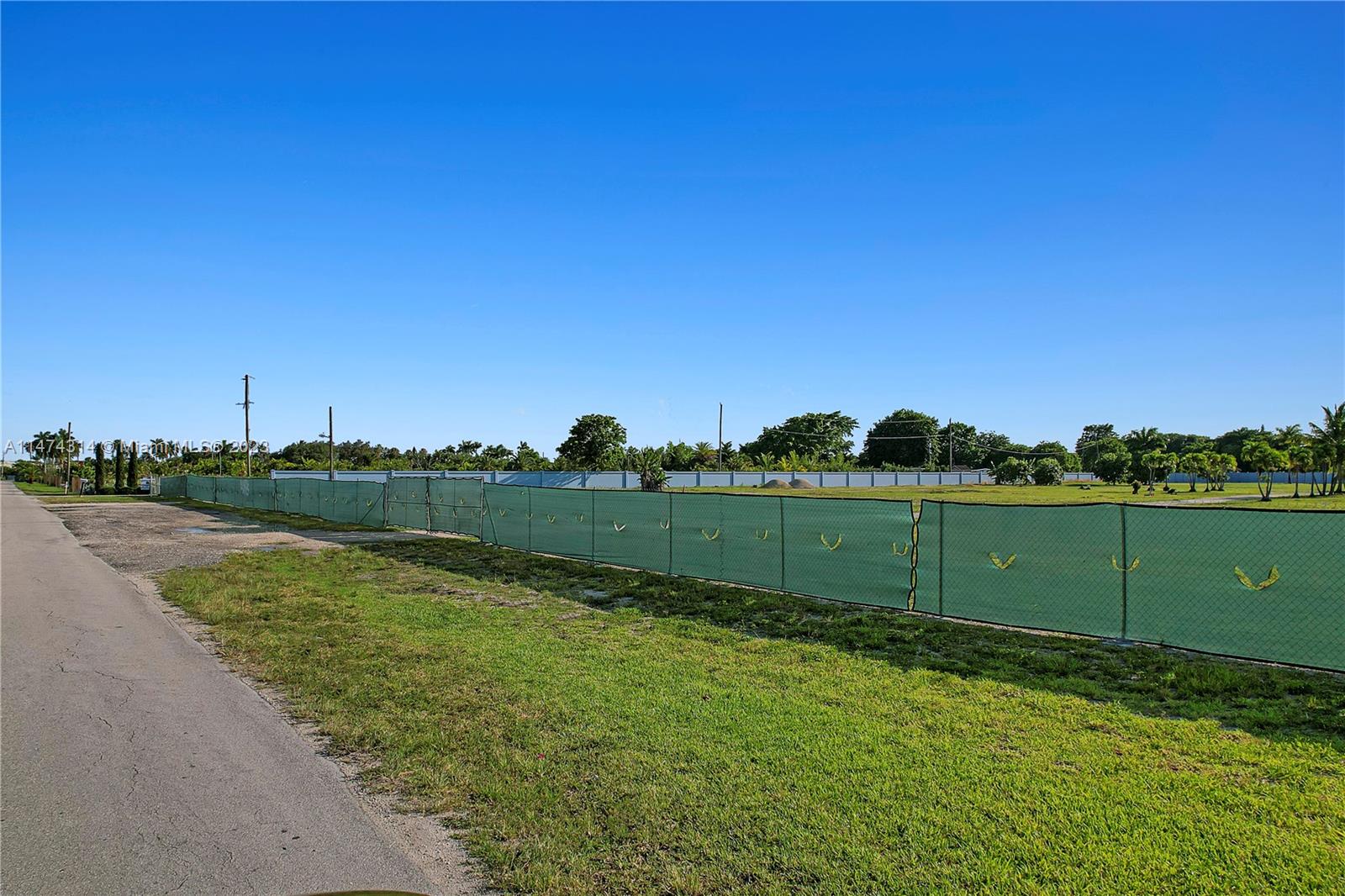 HORSE COUNTRY - Land