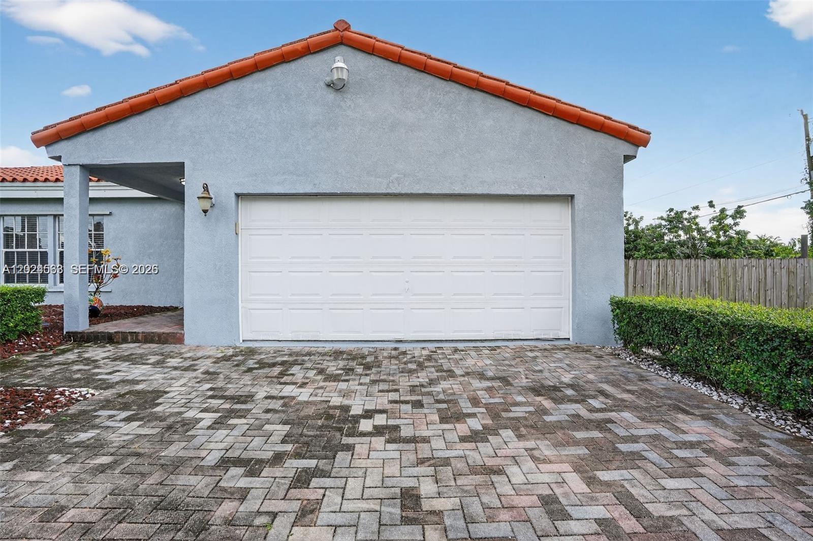 SOUTH WEST RANCHES - Residential