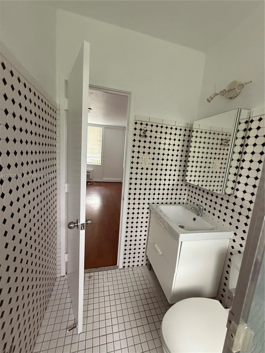 HARBOUR BAY CONDO - Residential Lease