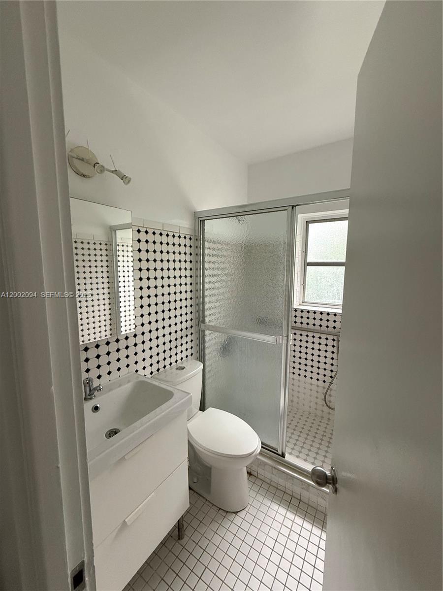 HARBOUR BAY CONDO - Residential Lease