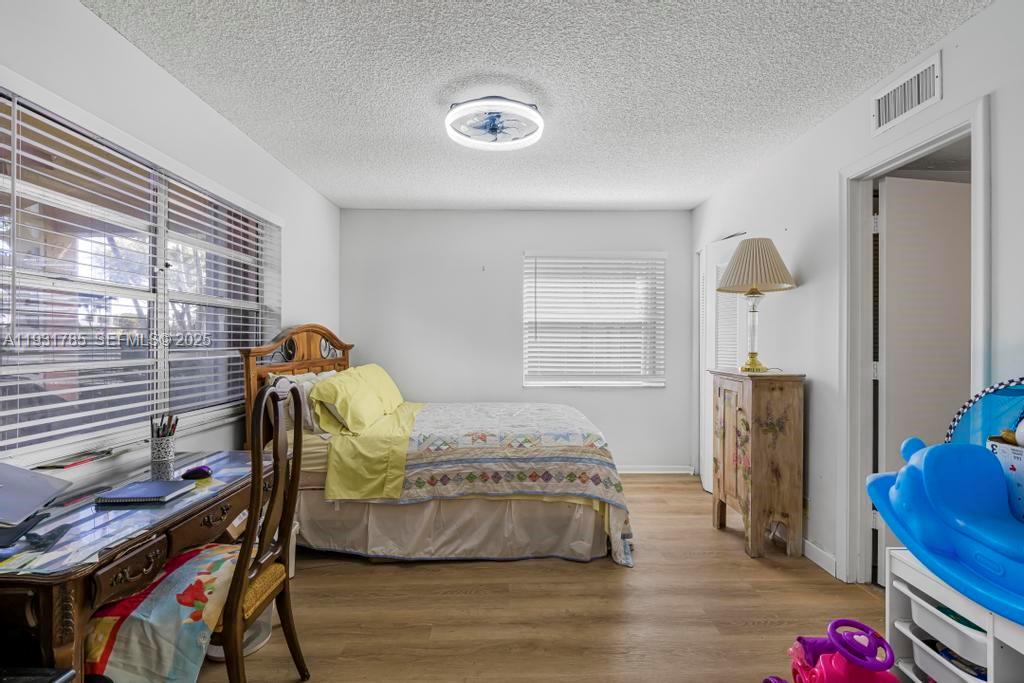 PINES OF DELRAY NORTH CON - Residential