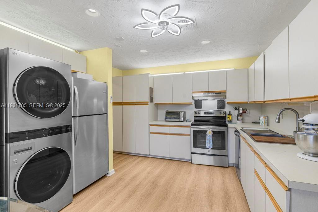 PINES OF DELRAY NORTH CON - Residential