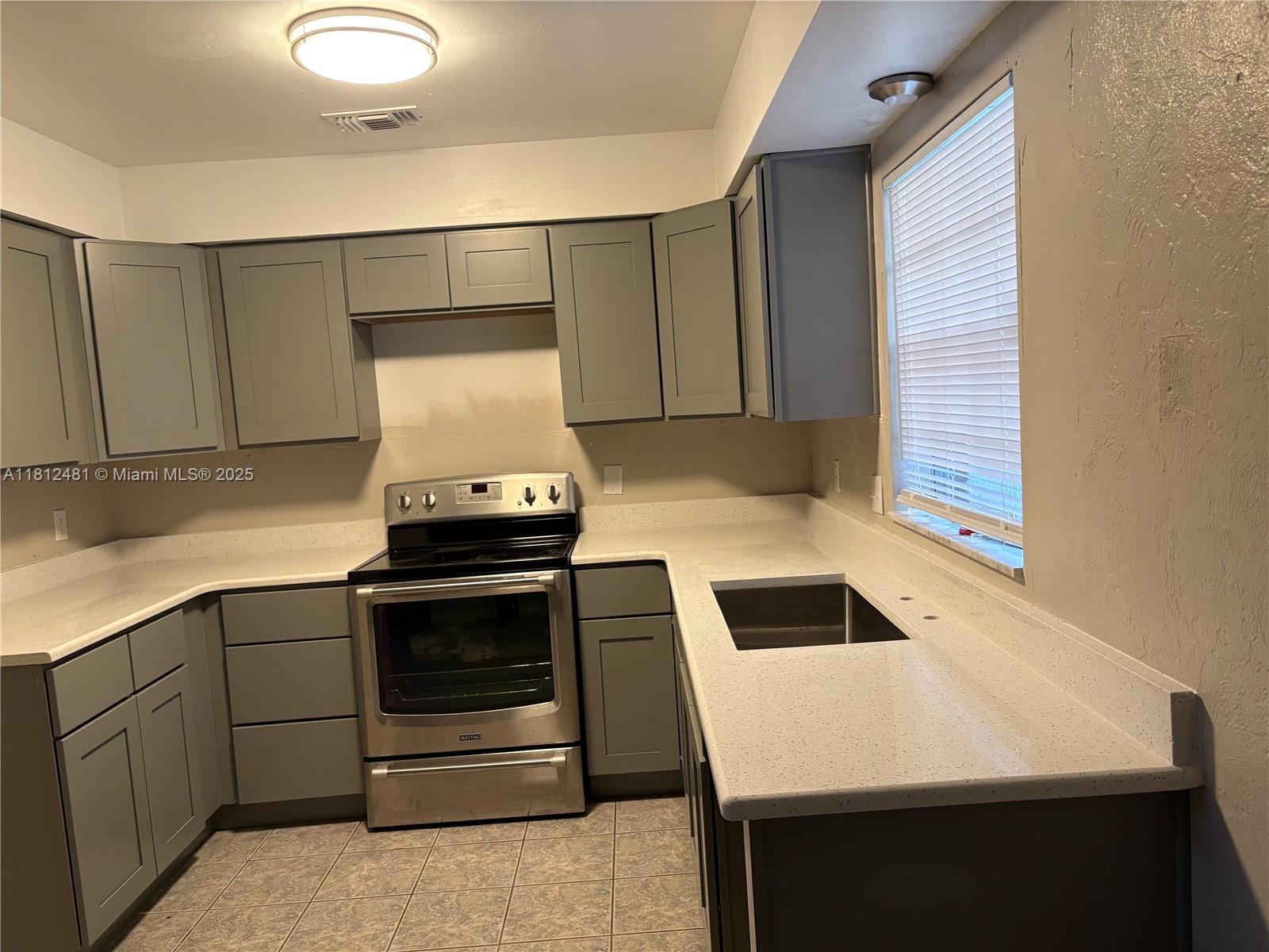 264 N Evans Circle