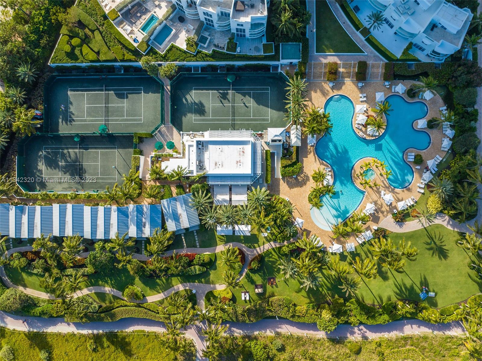 CONTINUUM ON SOUTH BEACH - Residential