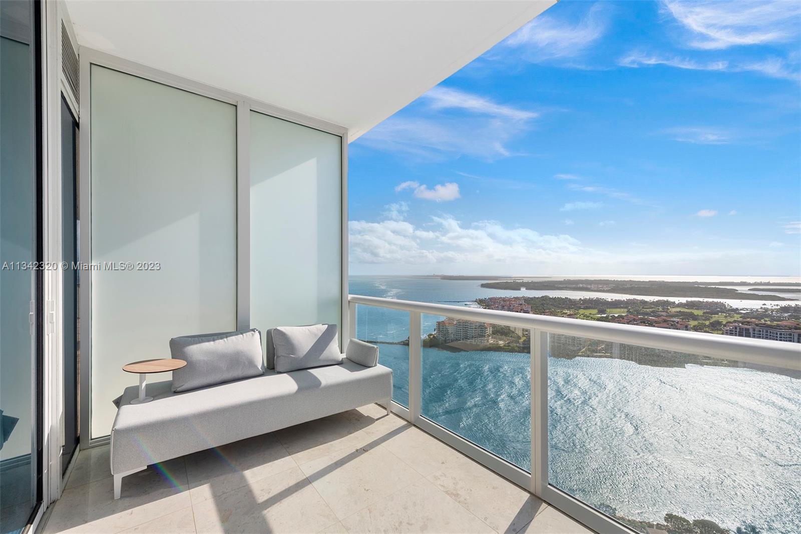 CONTINUUM ON SOUTH BEACH - Residential