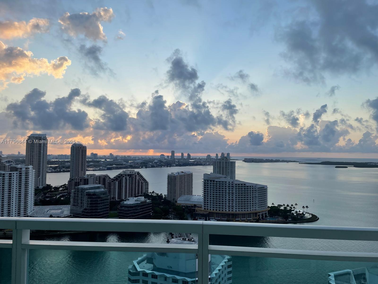 950 Brickell Bay Dr 3410, Miami, Broward County, Florida - 2 Bedrooms  
3 Bathrooms - 