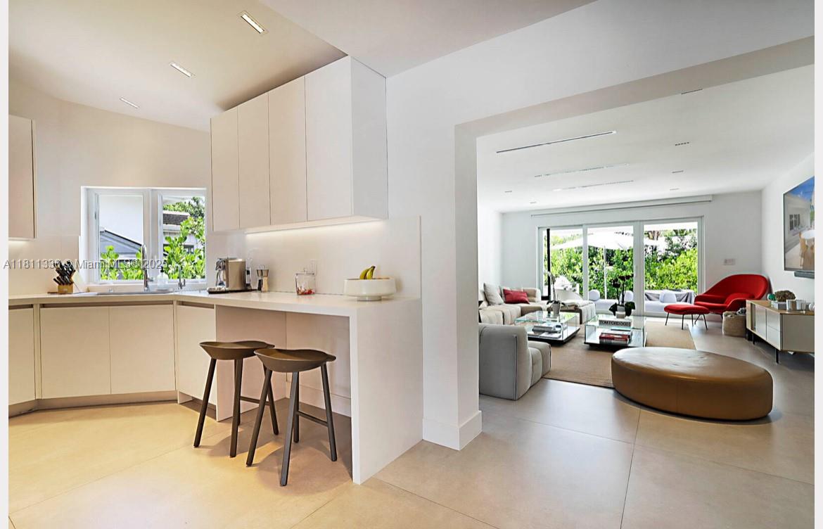 ALTOS DEL MAR NO 4 - Residential