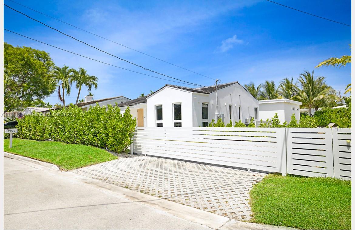 Property for Sale at 9033 Emerson Ave, Surfside, Miami-Dade County, Florida - Bedrooms: 4 
Bathrooms: 4  - $4,100,000