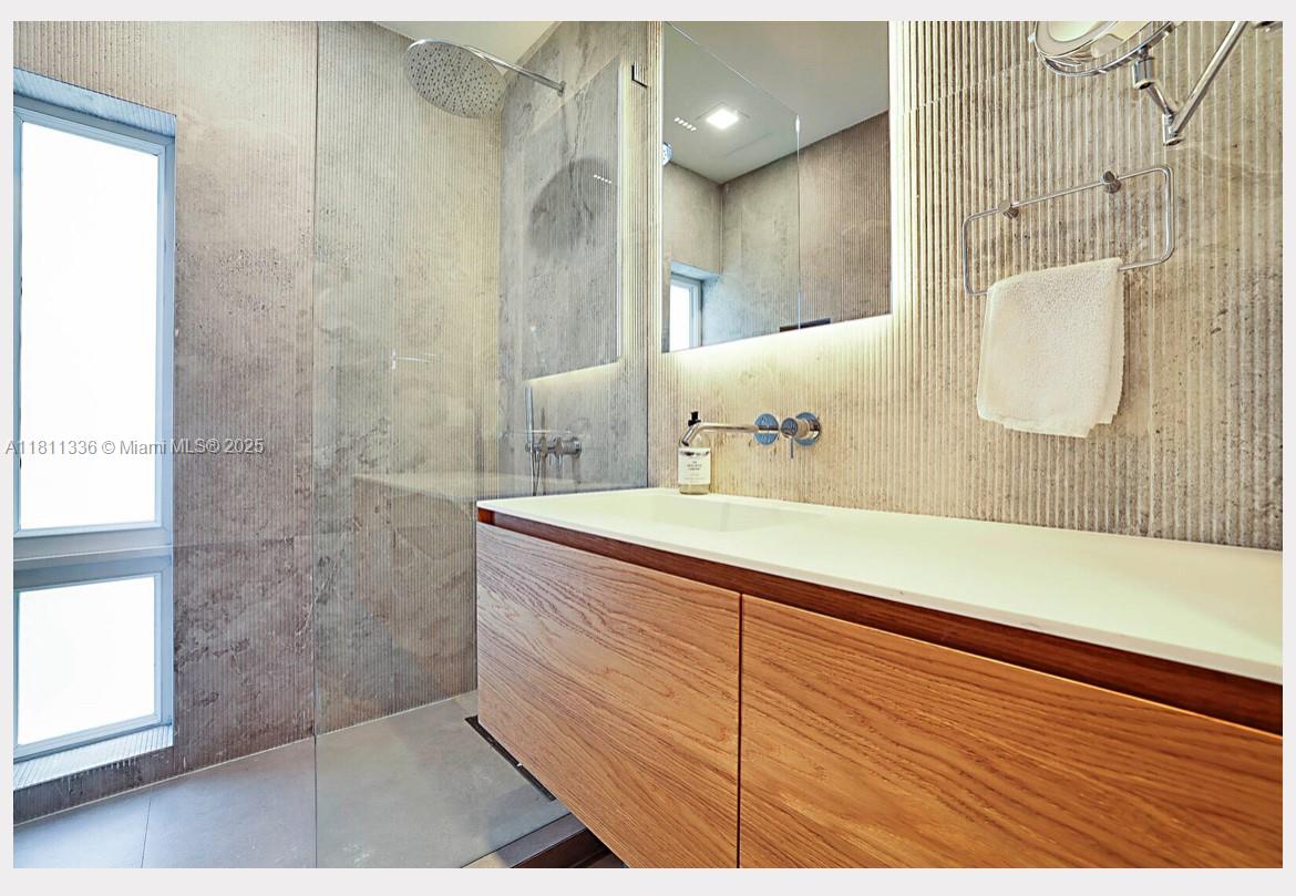 ALTOS DEL MAR NO 4 - Residential