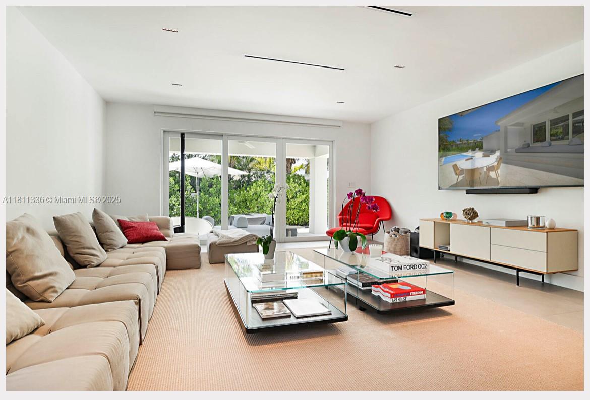 ALTOS DEL MAR NO 4 - Residential