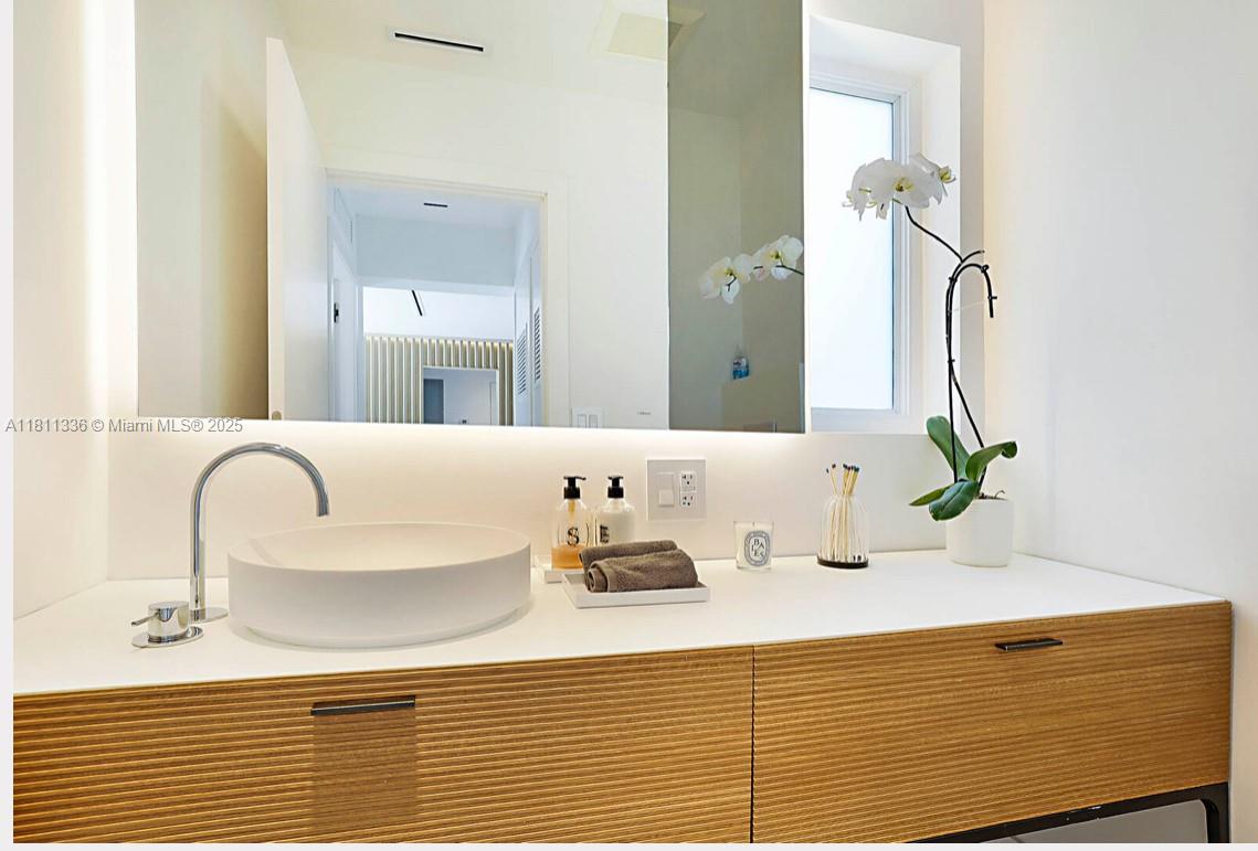 ALTOS DEL MAR NO 4 - Residential