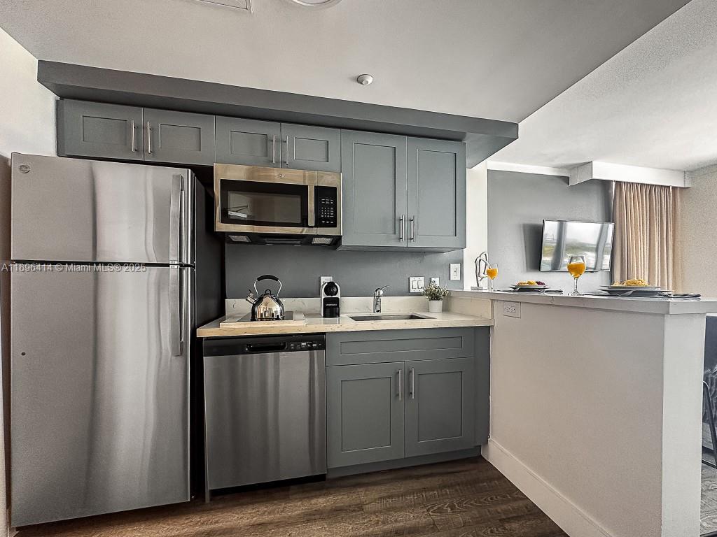 MUTINY PARK CONDO - Residential