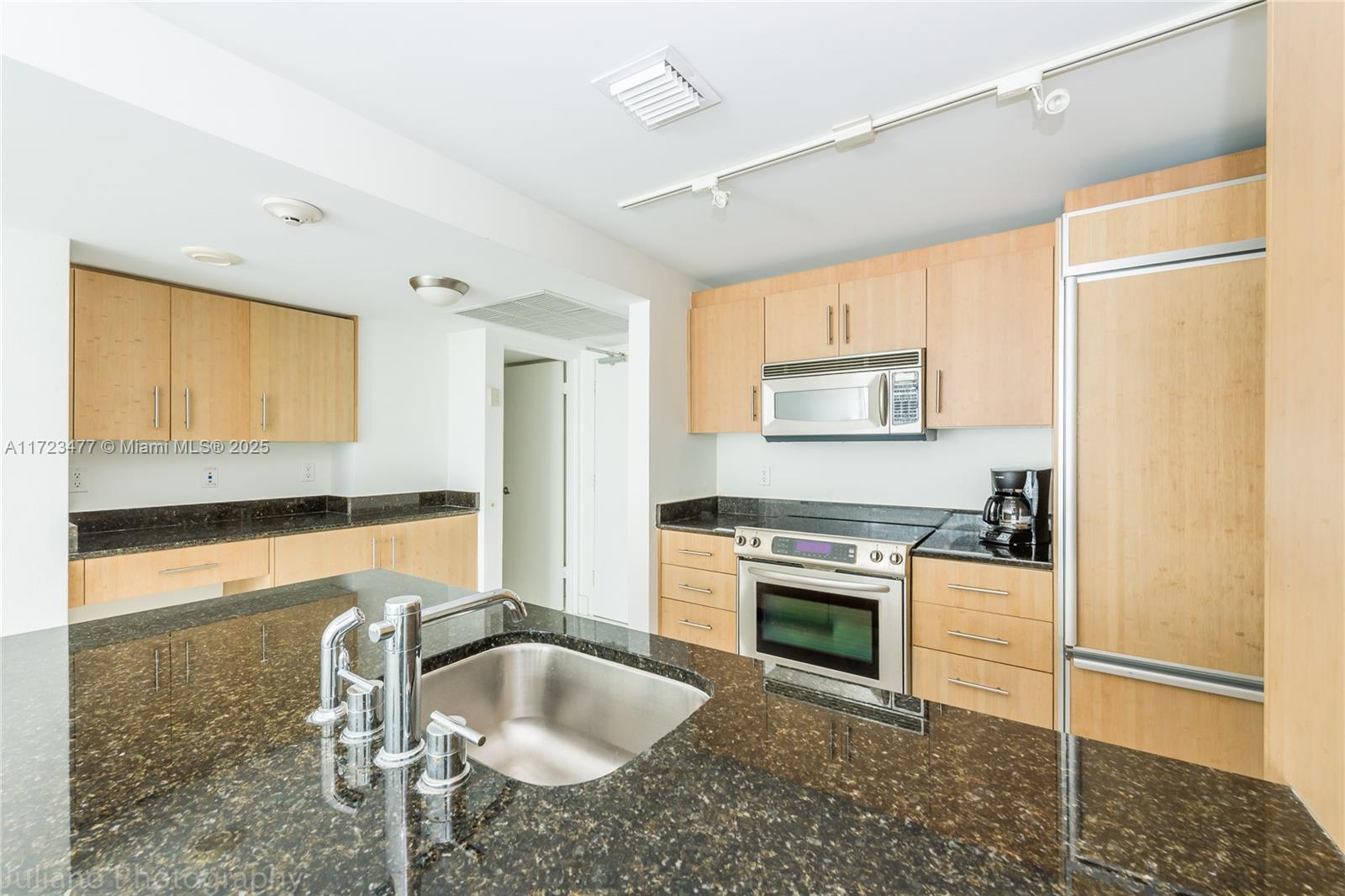 HARBOUR HOUSE - Residential Lease