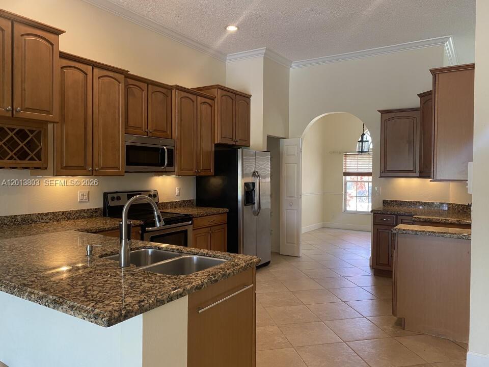 CHAPEL LAKE ESTATES - Residential Lease
