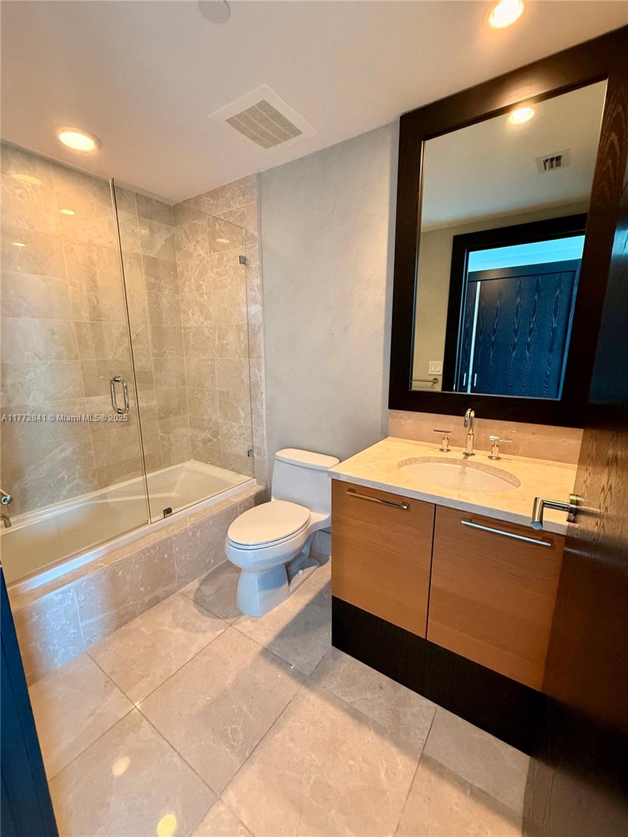 JADE BEACH SUNNY ISLES - Residential