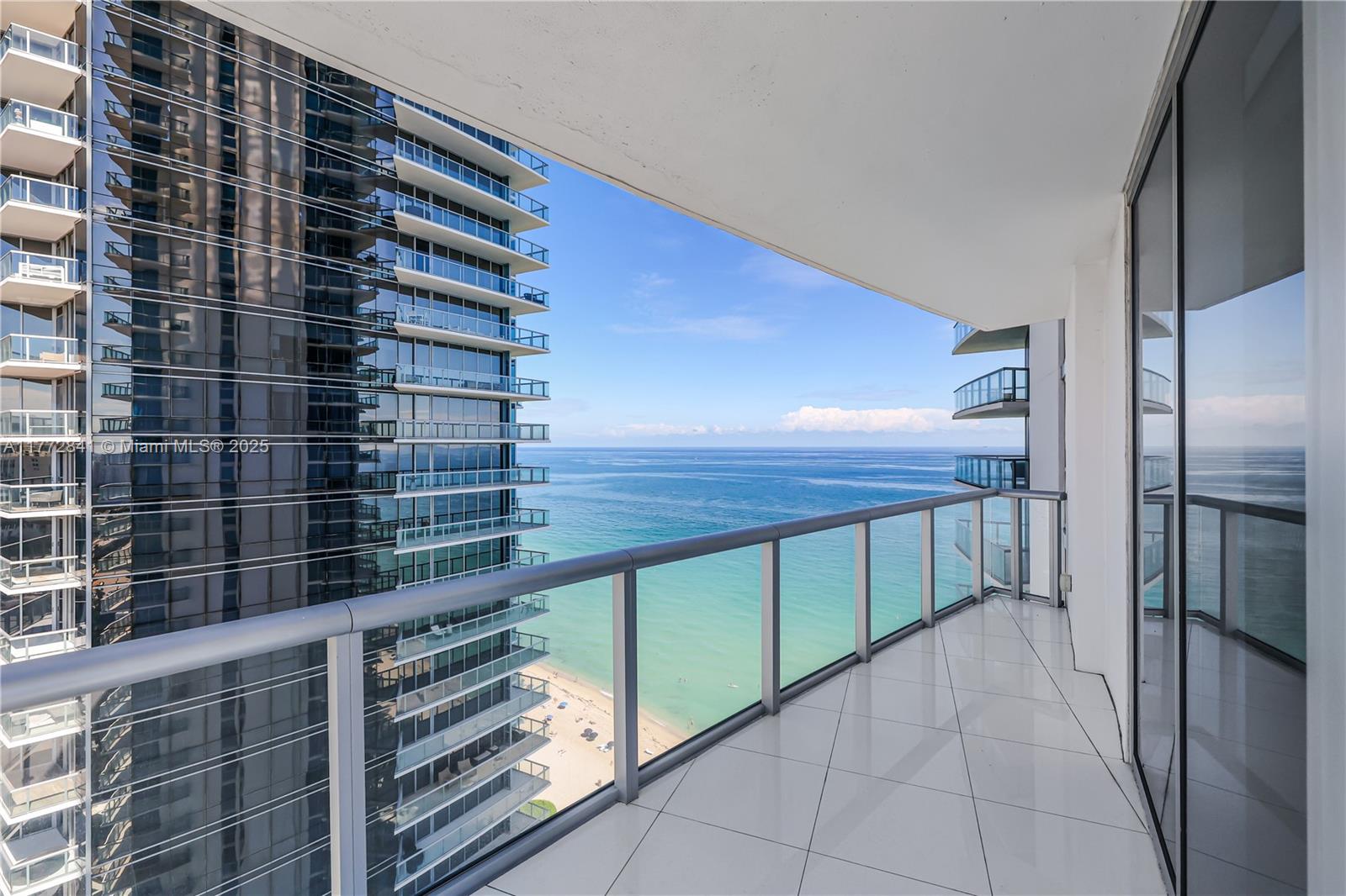 JADE BEACH SUNNY ISLES - Residential