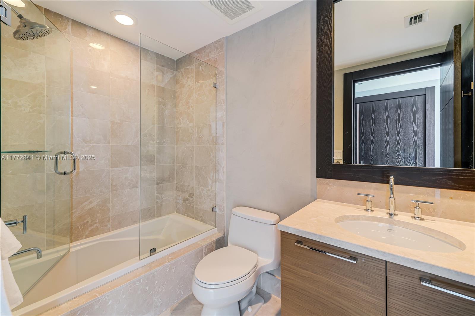 JADE BEACH SUNNY ISLES - Residential