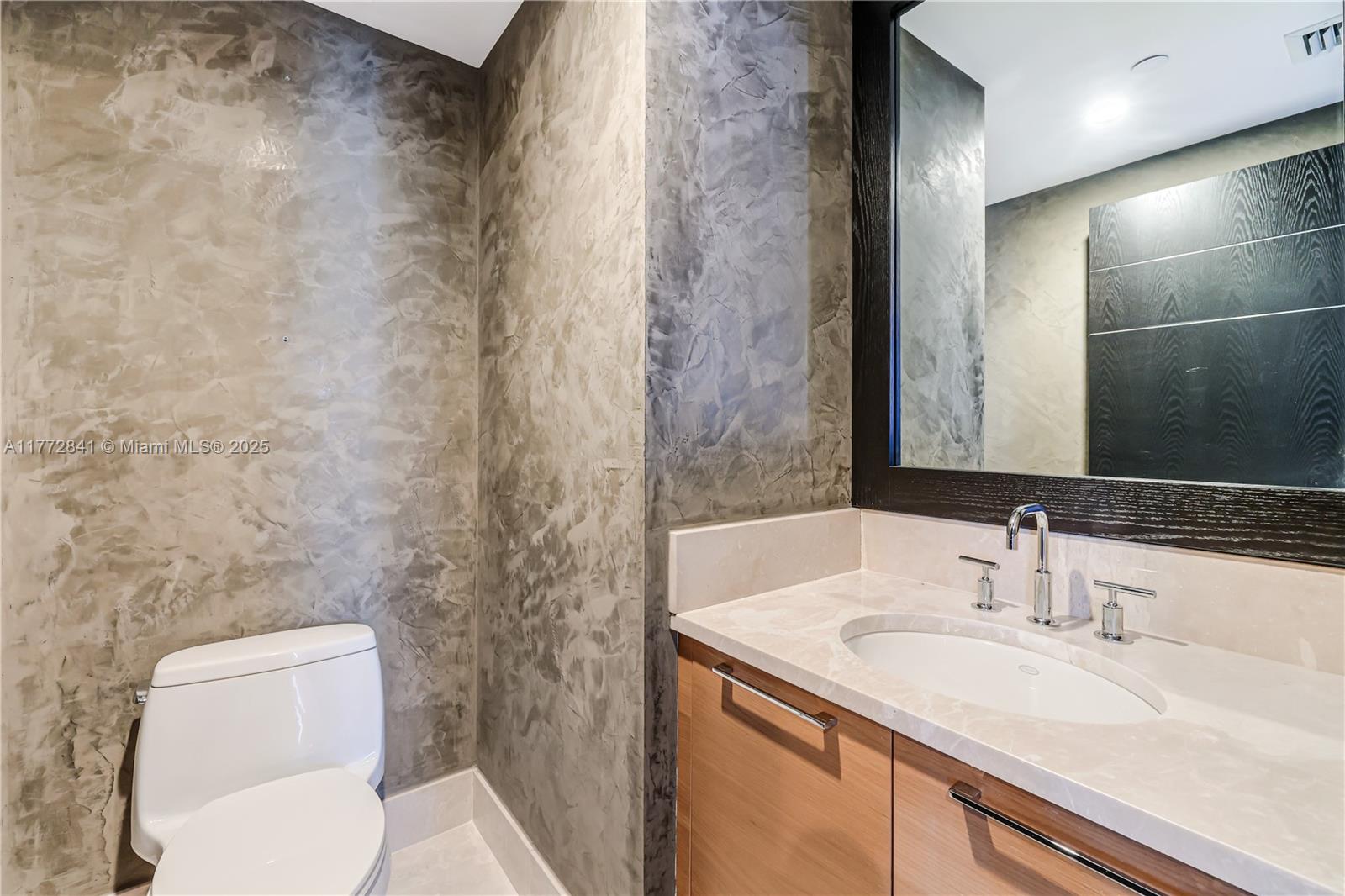 JADE BEACH SUNNY ISLES - Residential