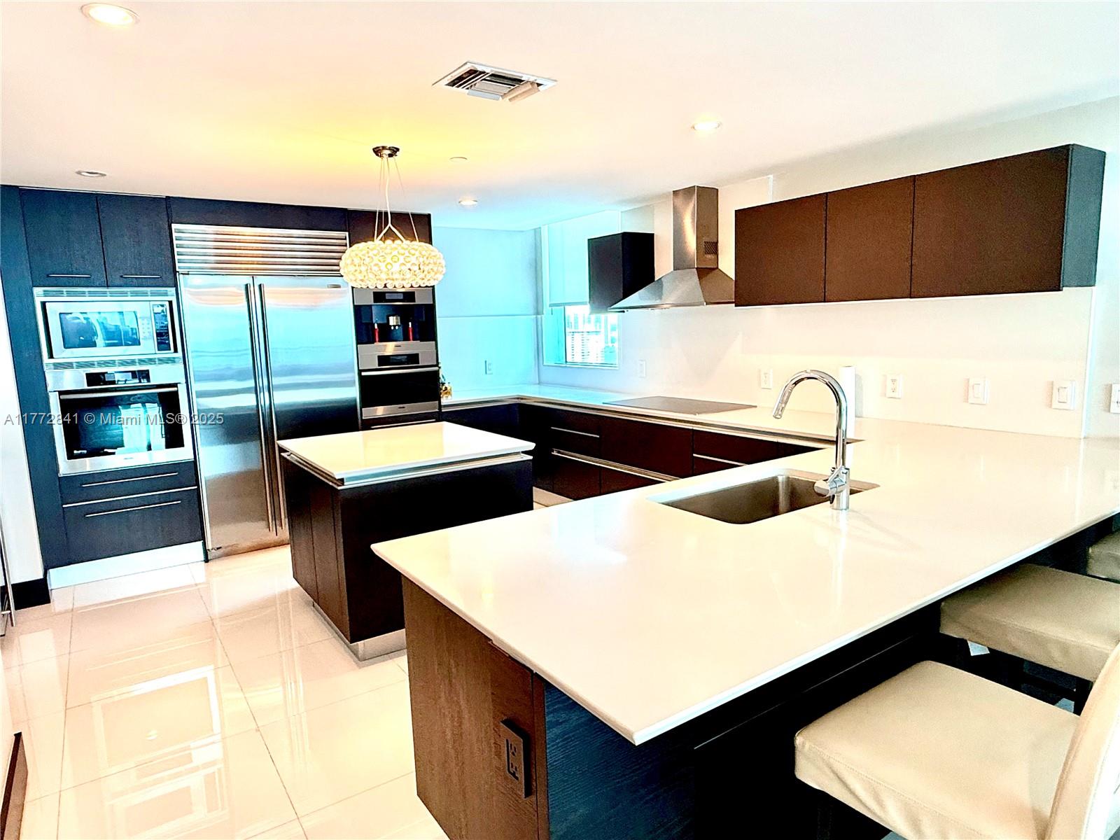 JADE BEACH SUNNY ISLES - Residential