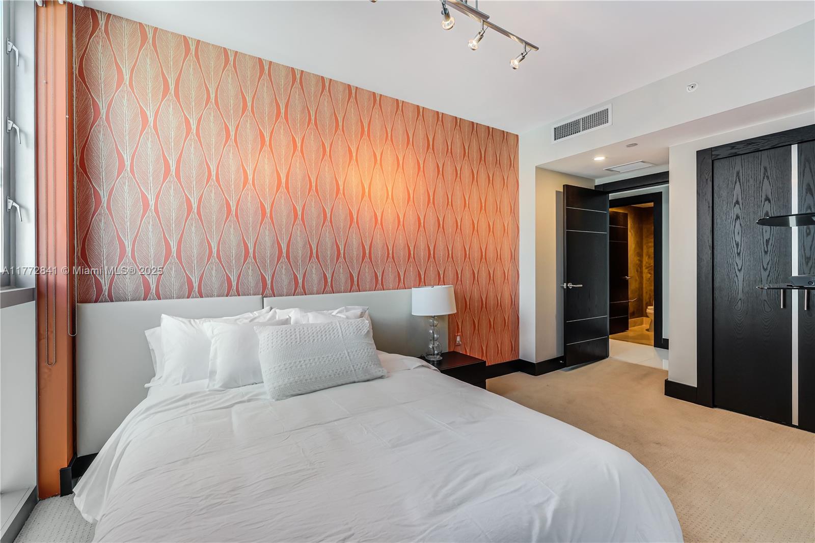 JADE BEACH SUNNY ISLES - Residential