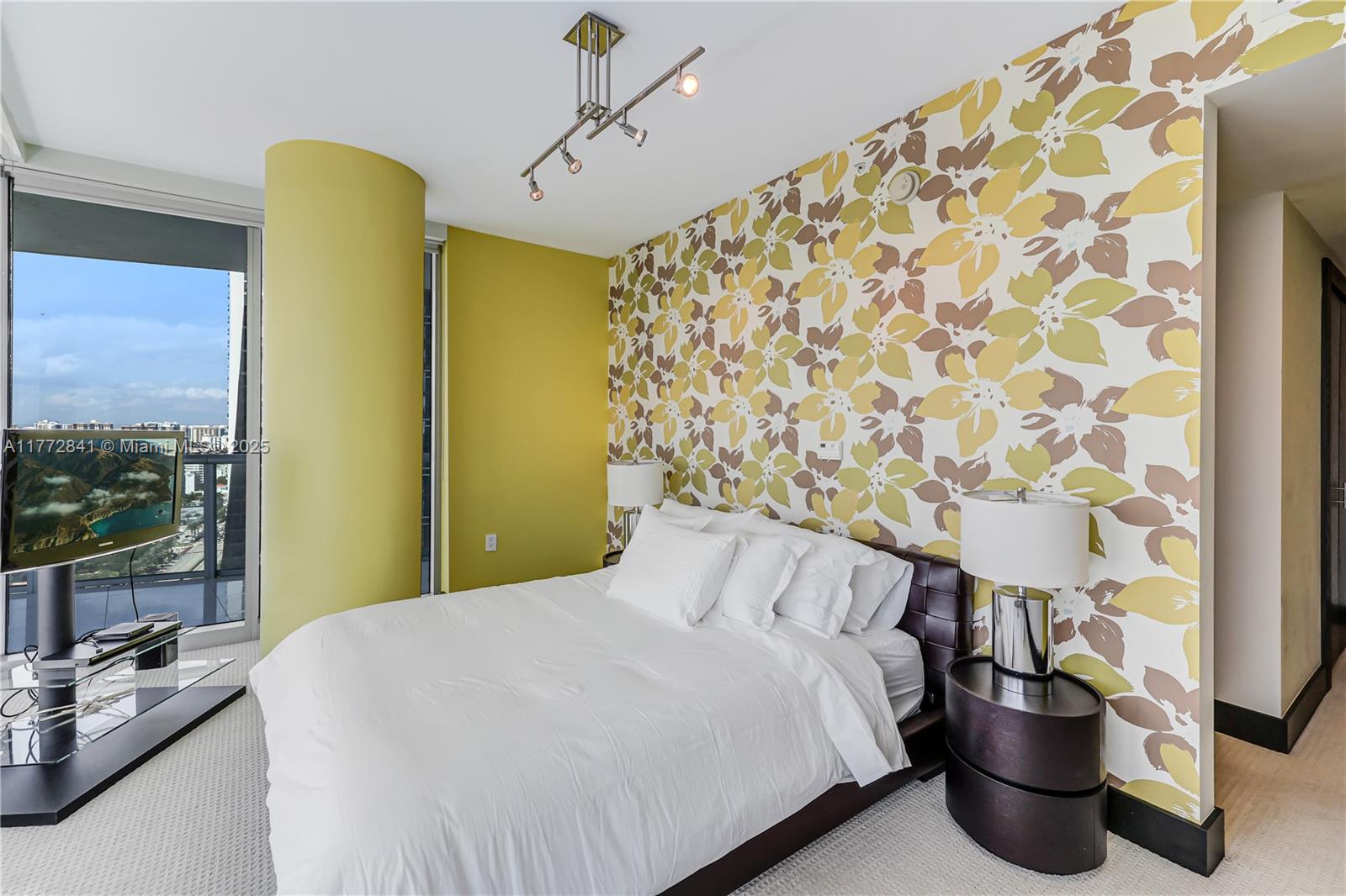 JADE BEACH SUNNY ISLES - Residential