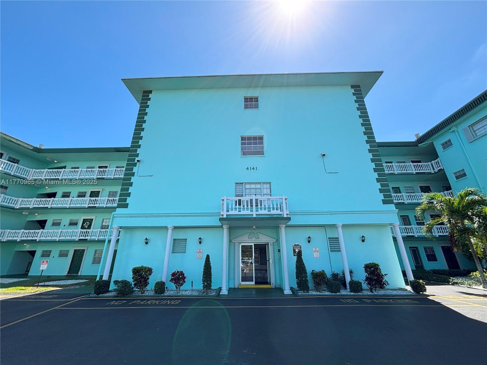 Property for Sale at 4141 Nw 44th Ave 424, Lauderdale Lakes, Broward County, Florida - Bedrooms: 2 
Bathrooms: 2  - $169,900