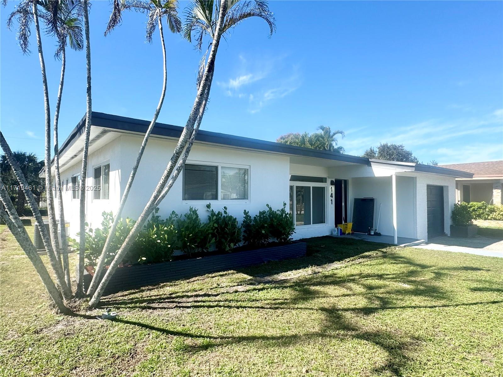 JEANETTE MANORS - Residential