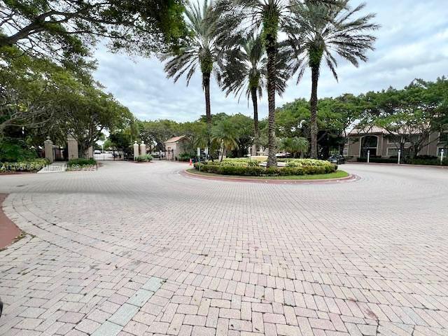 12160 Saint Andrews Pl 107, Miramar, Broward County, Florida - 2 Bedrooms  
1 Bathrooms - 