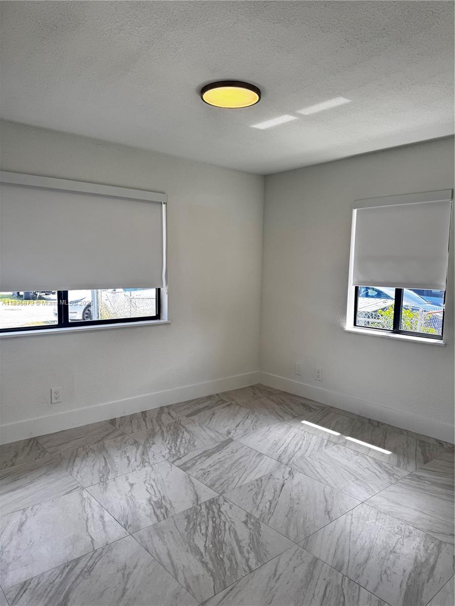 500 NW 7th Ct