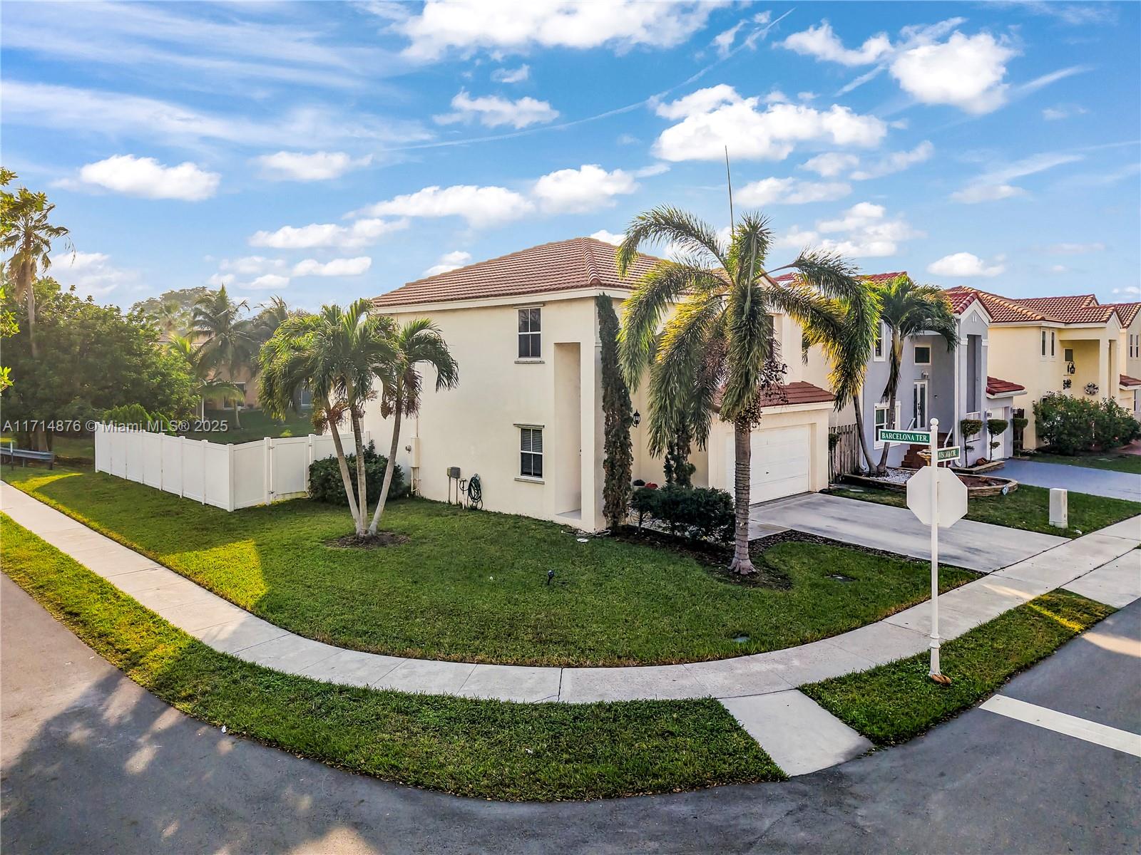 7400 Viscaya Cir