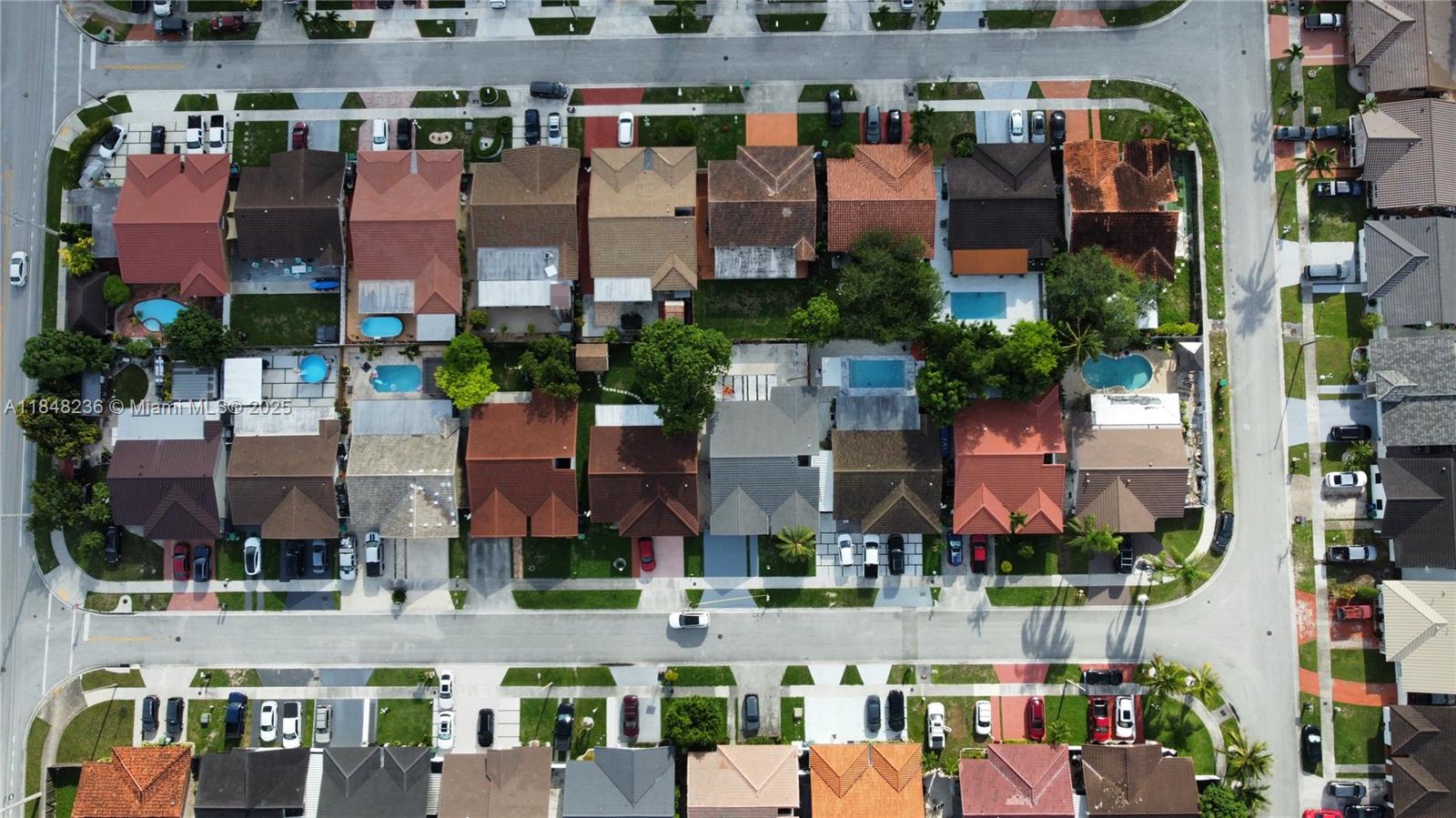 Apartment 1/1 for lease in Kendall, Florida. The property has a private backyard and parking spot, utilities are included unit is ready to move in.
It is perfect for a couple or a single person.
Please do not miss this opportunity of leasing a property with its private entrance and parking in Miami, FL.