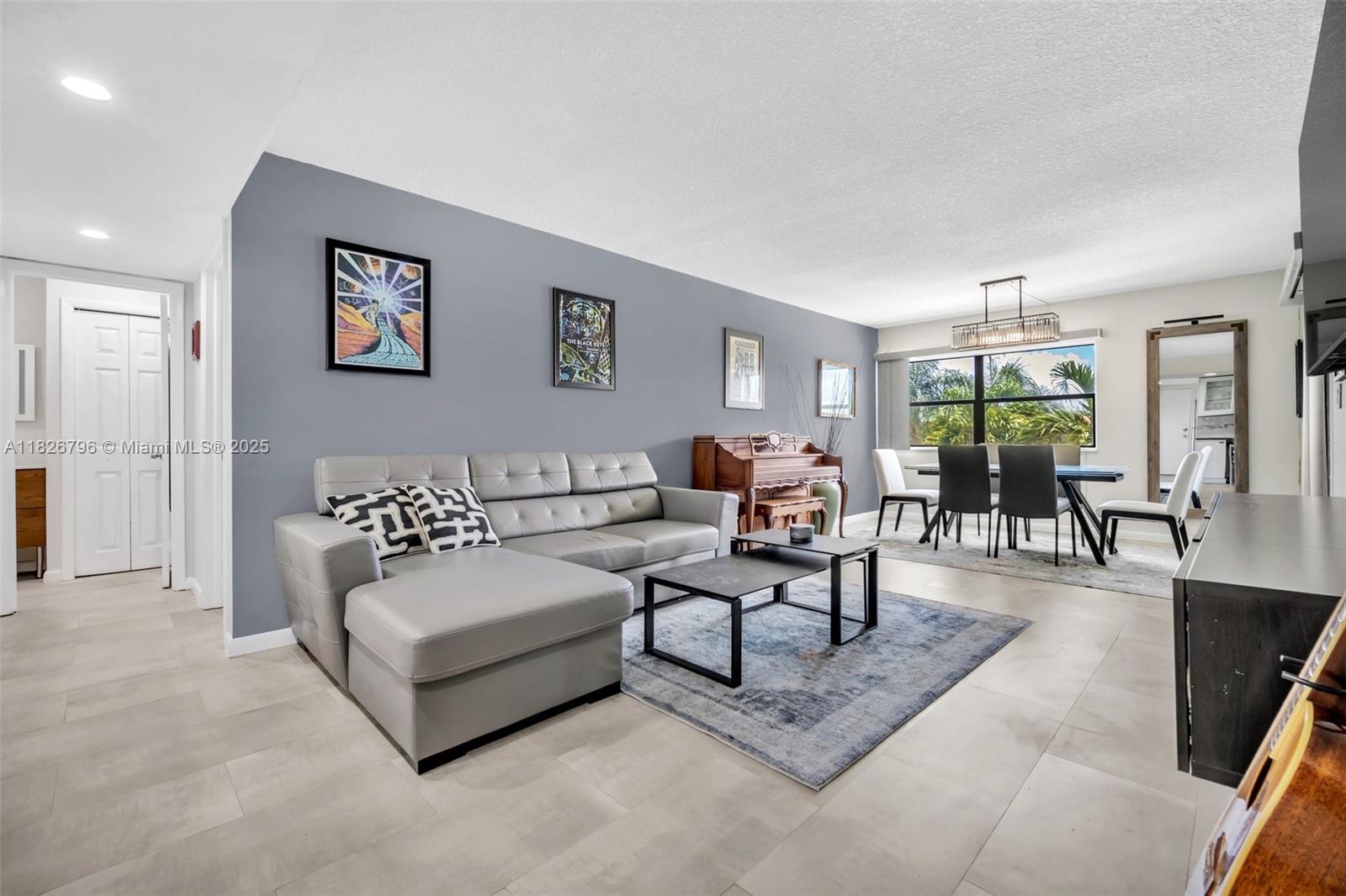 220 Lakeview Dr 308