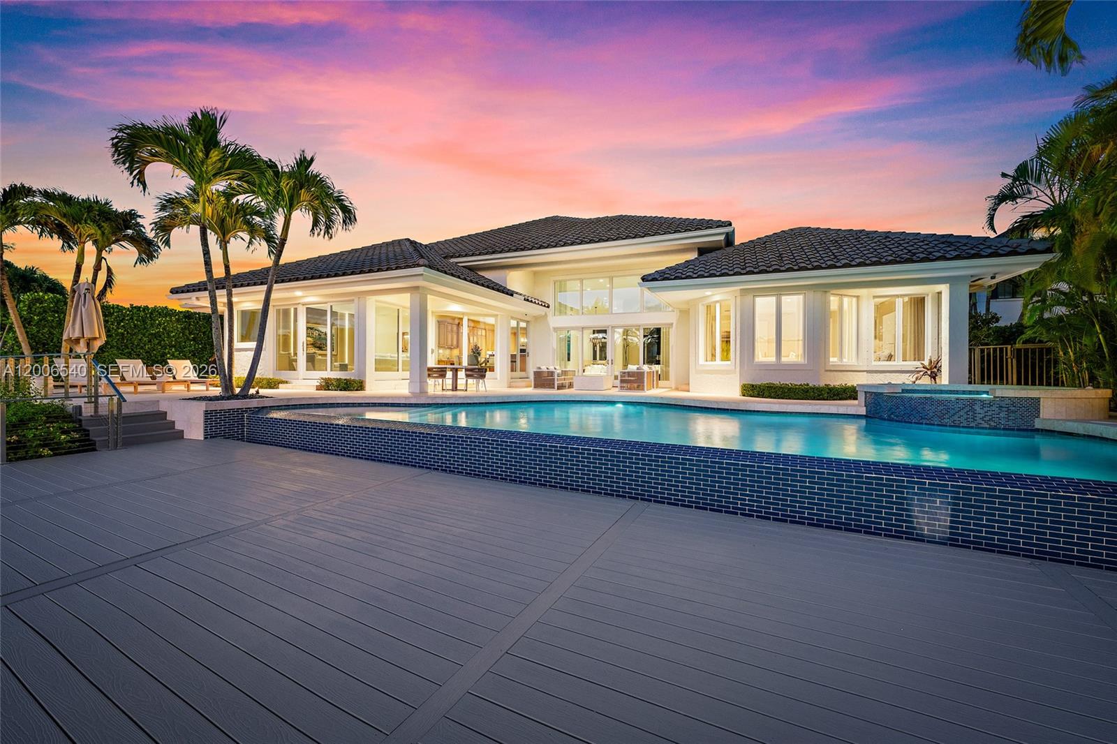 121 Commodore Dr