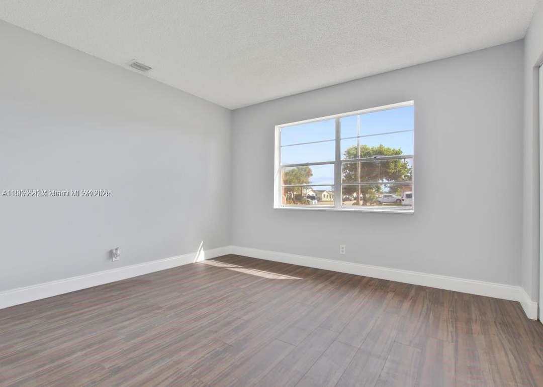 LAUDERDALE NORTH PARK SEC - Residential Lease