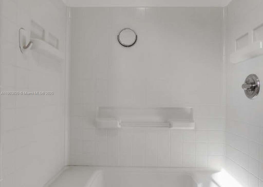 LAUDERDALE NORTH PARK SEC - Residential Lease