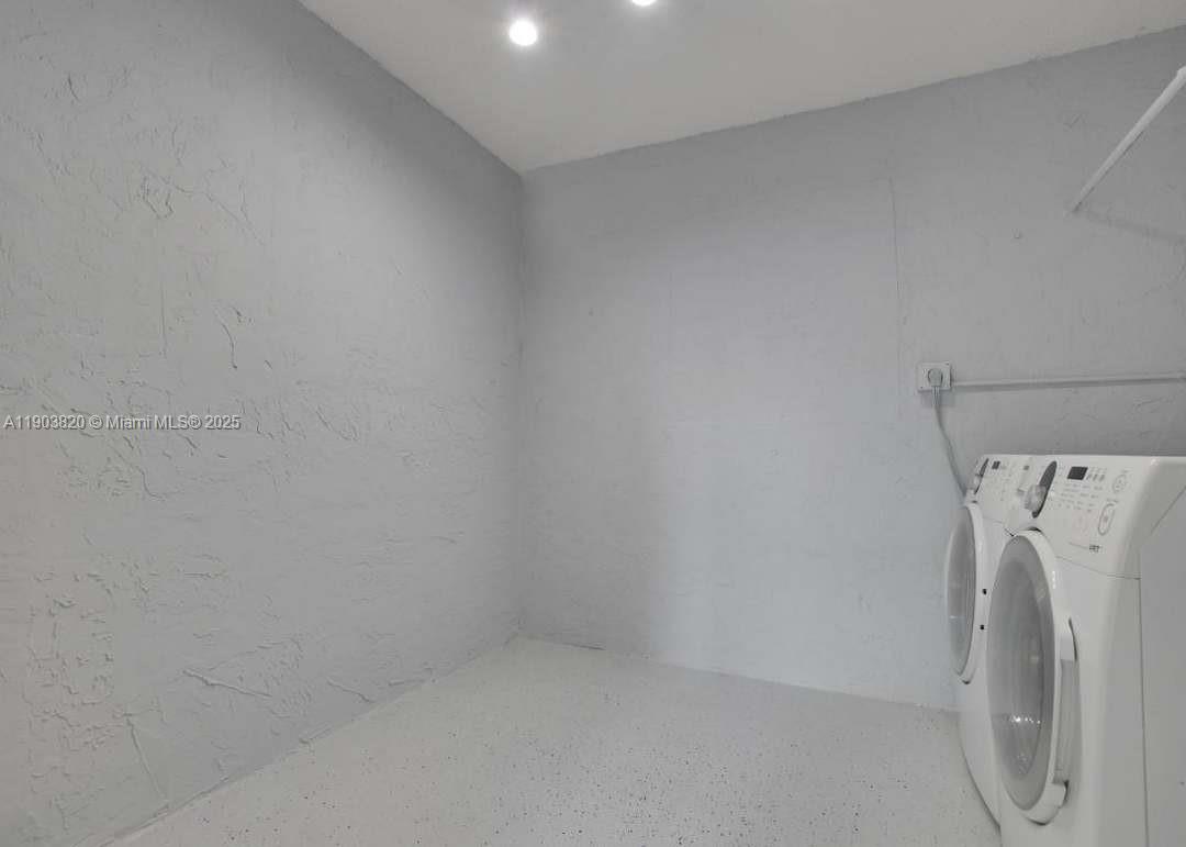 LAUDERDALE NORTH PARK SEC - Residential Lease