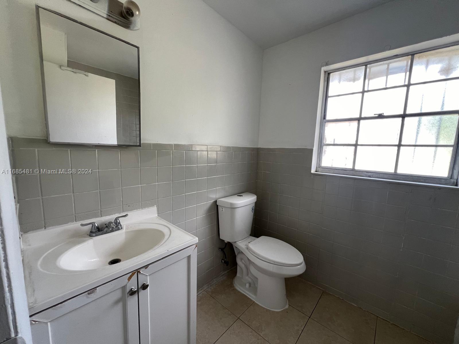 CLOWS - Residential Lease