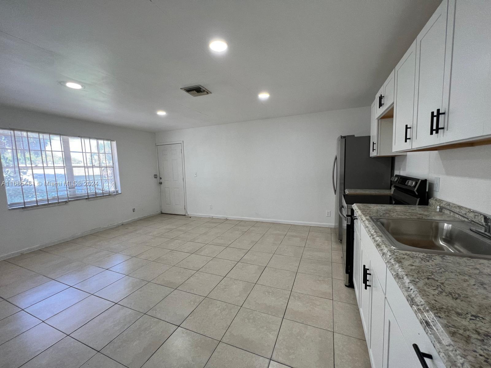 CLOWS - Residential Lease