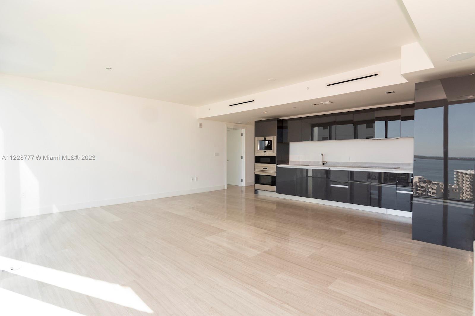 Photo 3 of 34 of 1451 Brickell Ave 1601 condo