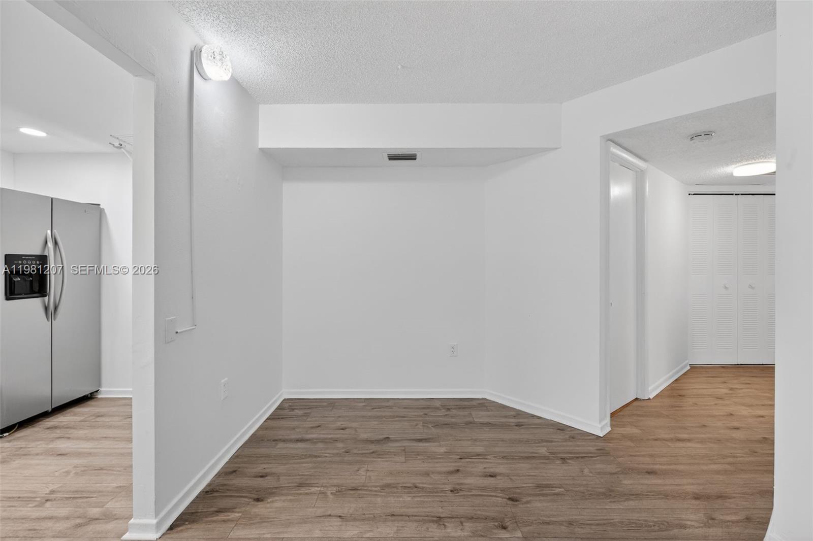 LIME BAY CONDOMINIUM 5 - Residential Lease