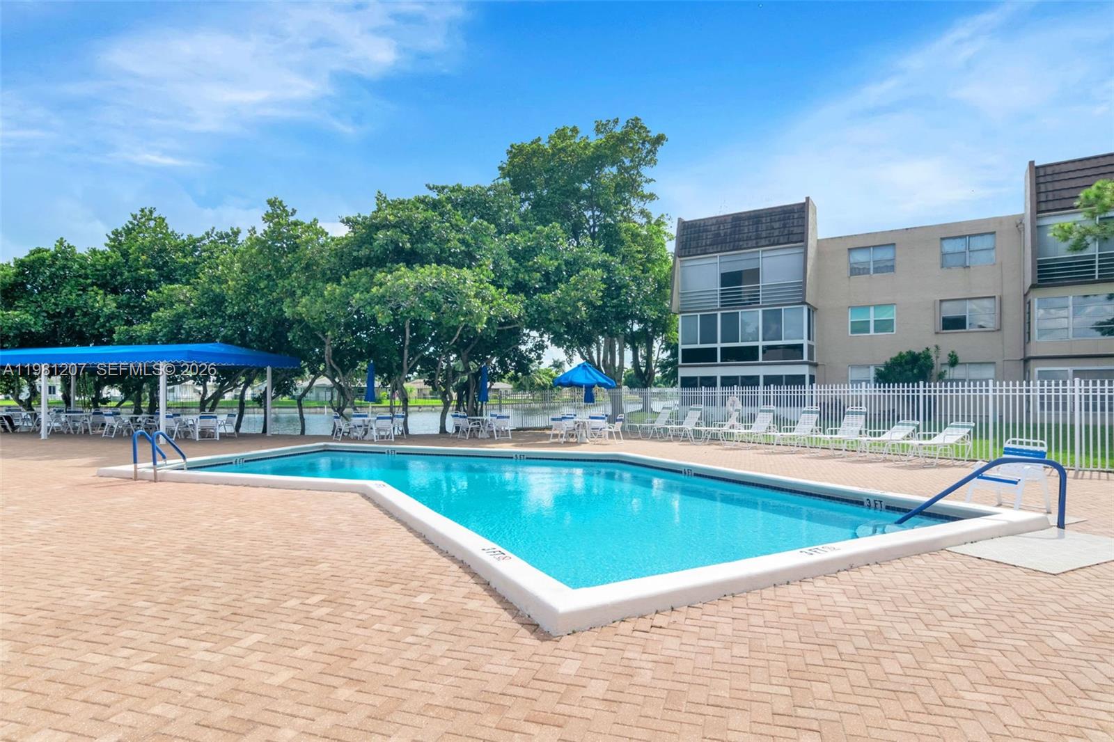 LIME BAY CONDOMINIUM 5 - Residential Lease