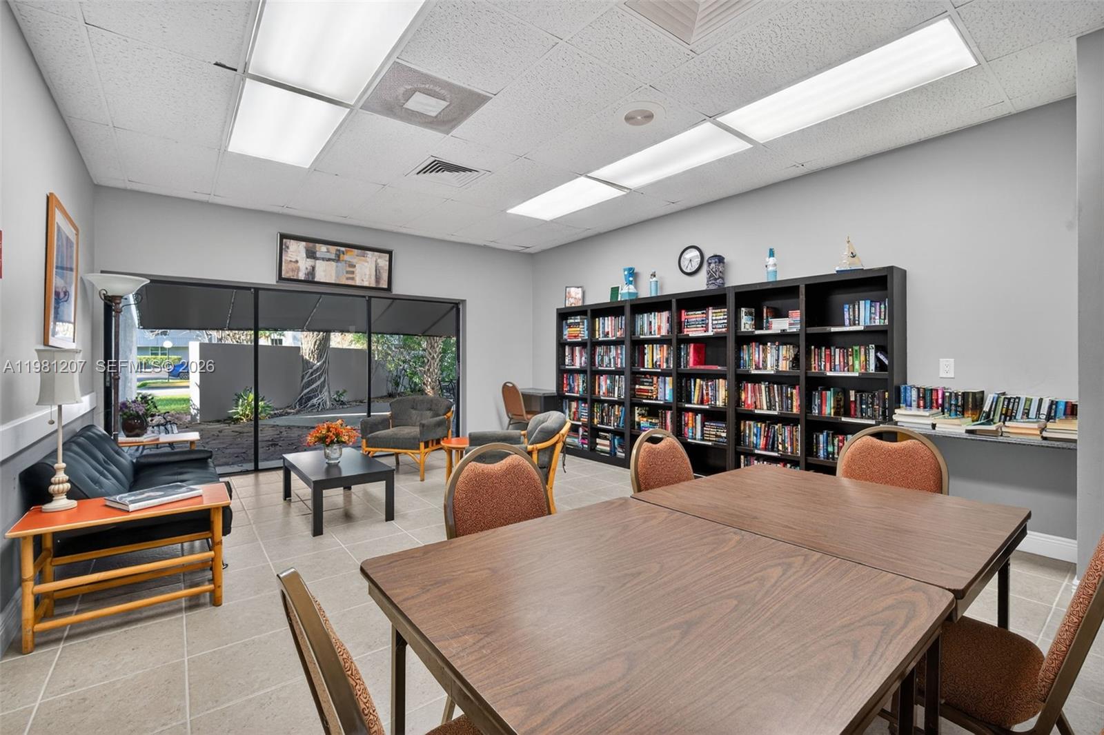 LIME BAY CONDOMINIUM 5 - Residential Lease