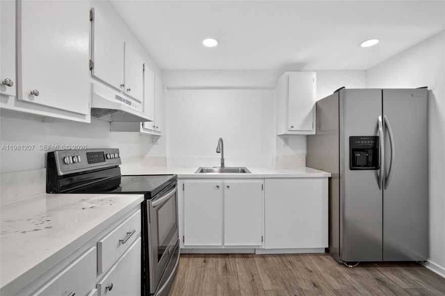 55+ Fully remodeled 2/2 with stainless steal appliances laminate and ceramic flooring. Enclosed balcony for extra space. First floor entrance makes it a rare find! 
Min 710 Credit Score & $30K annual income. Won't Last !