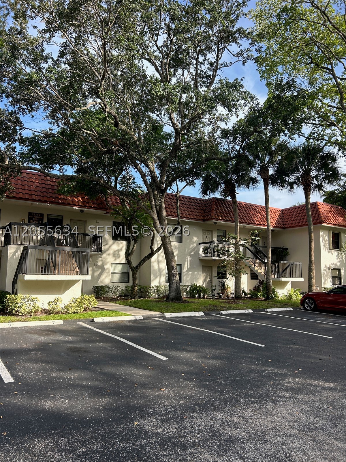 15710 E Waterside Cir 203