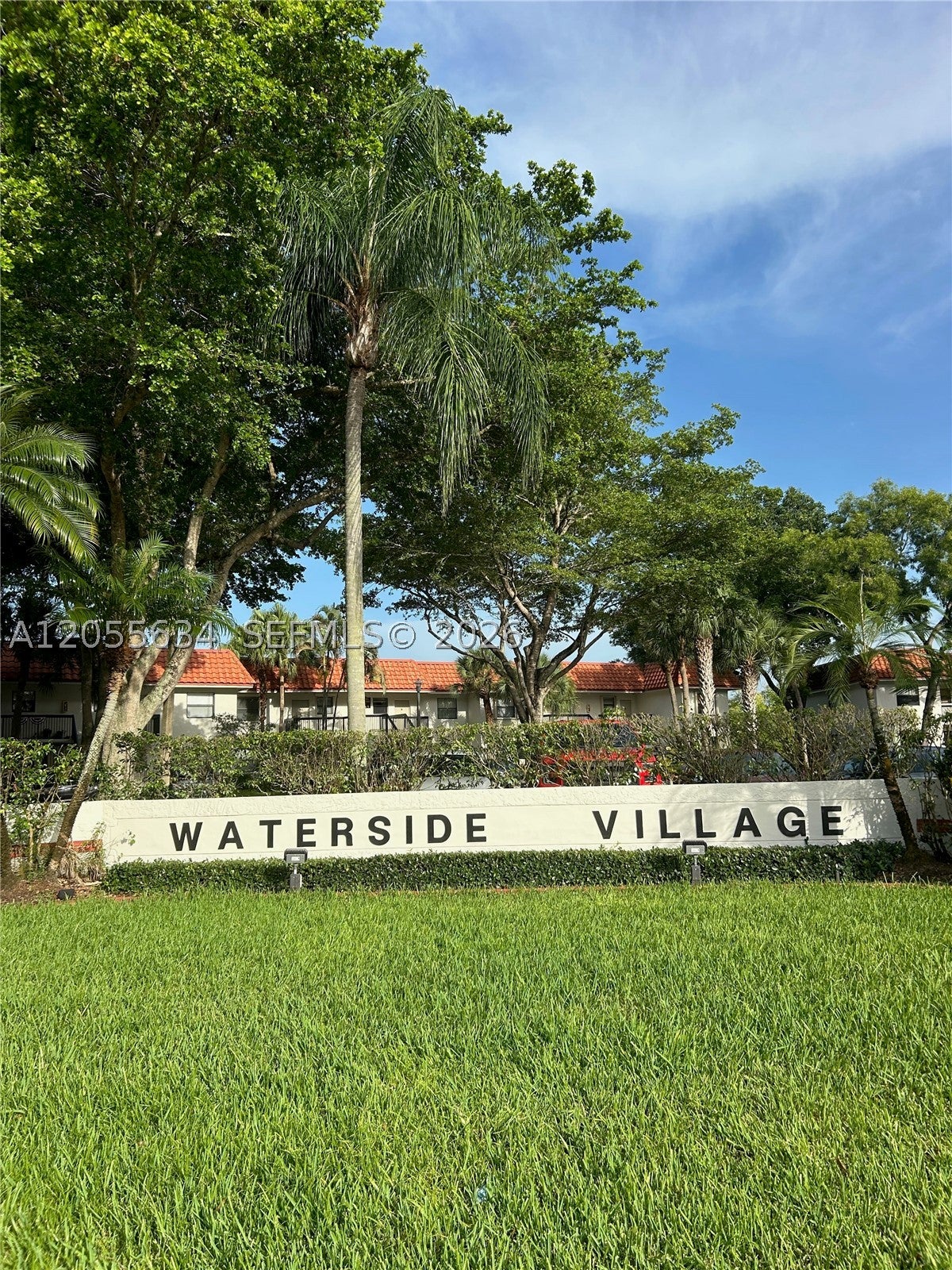 15710 E Waterside Cir